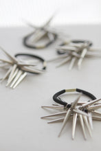 Charger l'image dans la galerie, cravate à cheveux en pointe